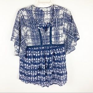 BLL-‎ Blue and white flutter blouse size medium